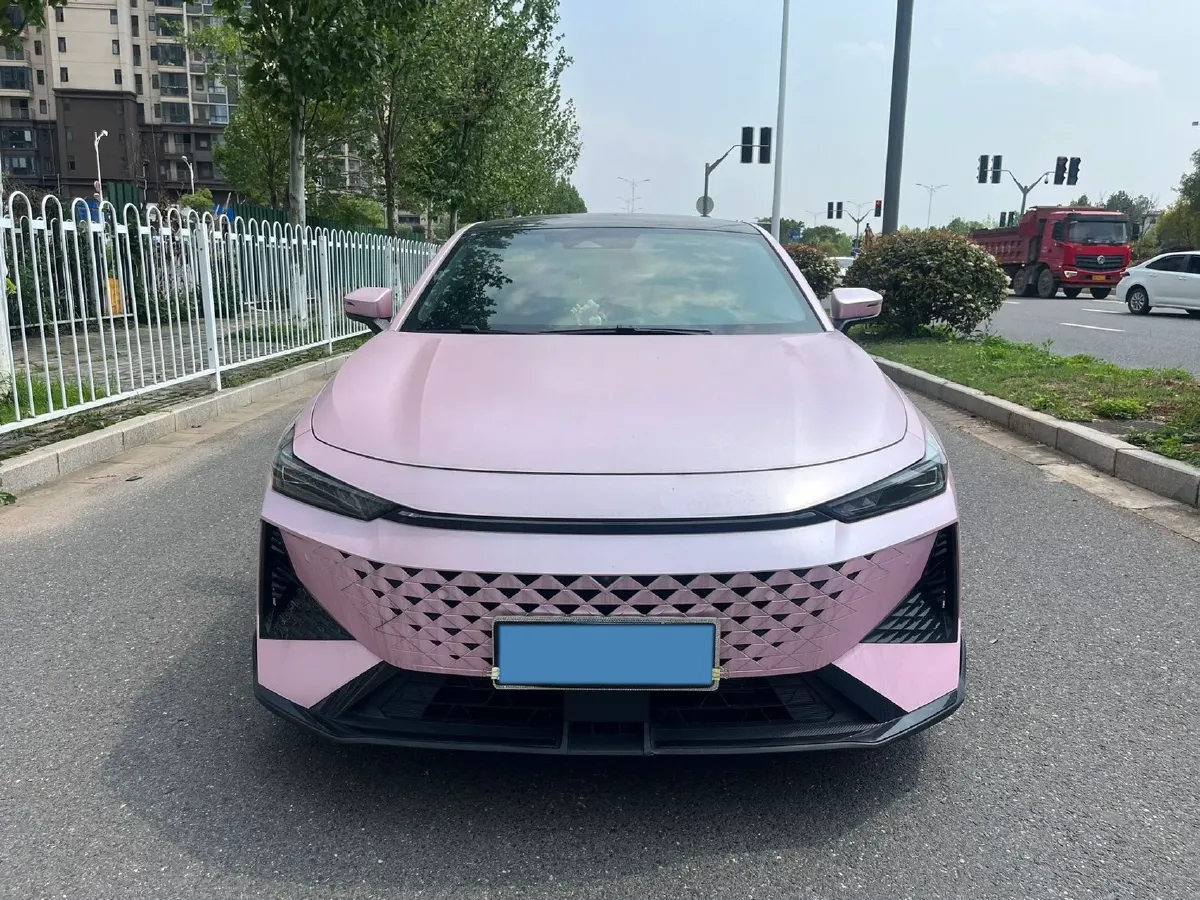 2024 ChangAn UNI-V 1.5T 188HP L4 7DCT,autocango,china used car exporter,china ev exporter,chinese used car exporter,chinese used ev exporter