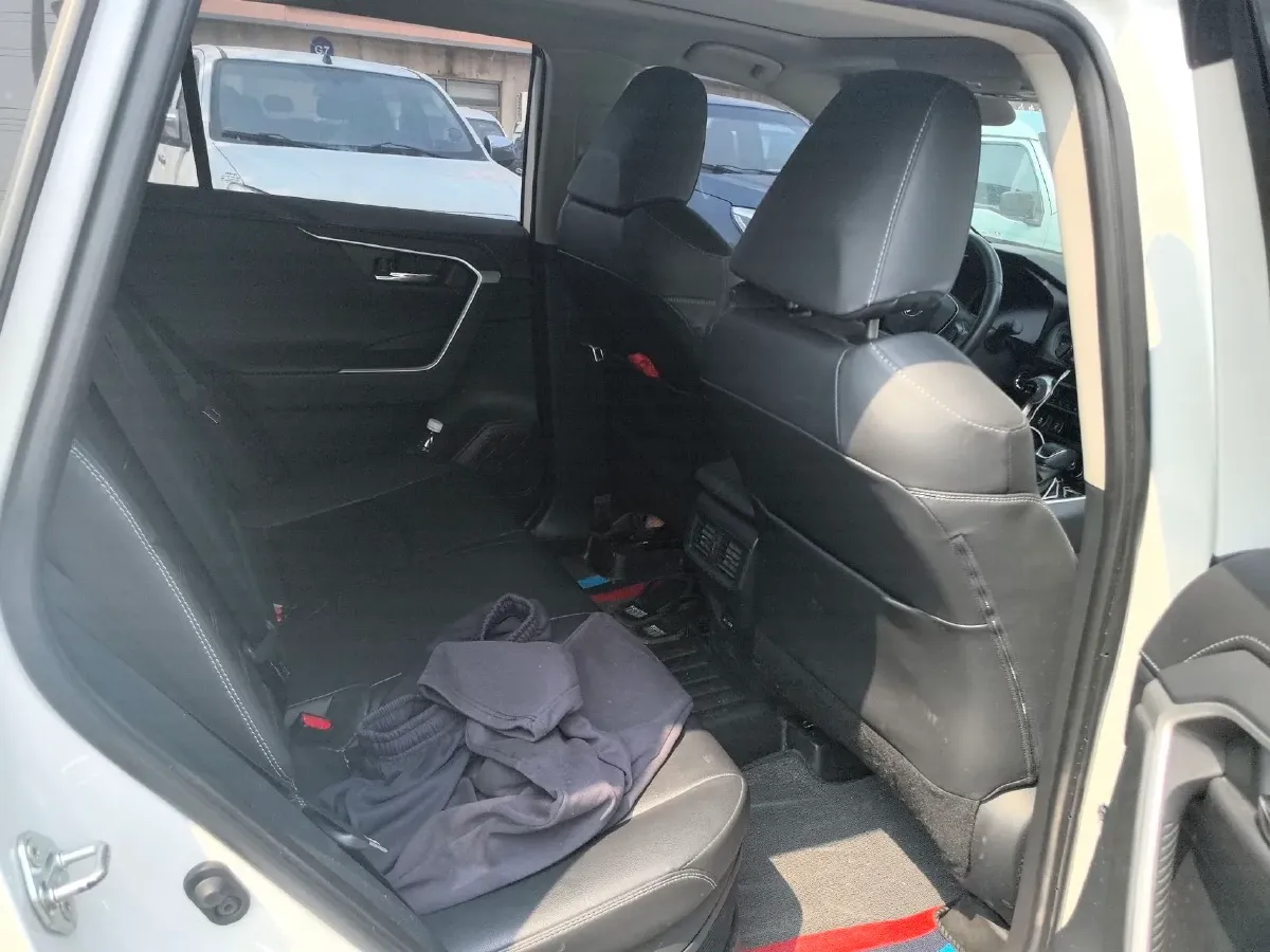 2023 Toyota RAV4 2.5L 178HP L4 E-CVT Hybrid,autocango,china used car exporter,china ev exporter,chinese used car exporter,chinese used ev exporter