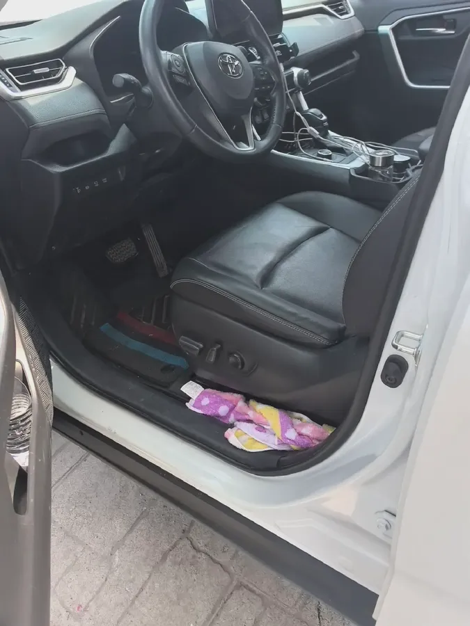 2023 Toyota RAV4 2.5L 178HP L4 E-CVT Hybrid,autocango,china used car exporter,china ev exporter,chinese used car exporter,chinese used ev exporter