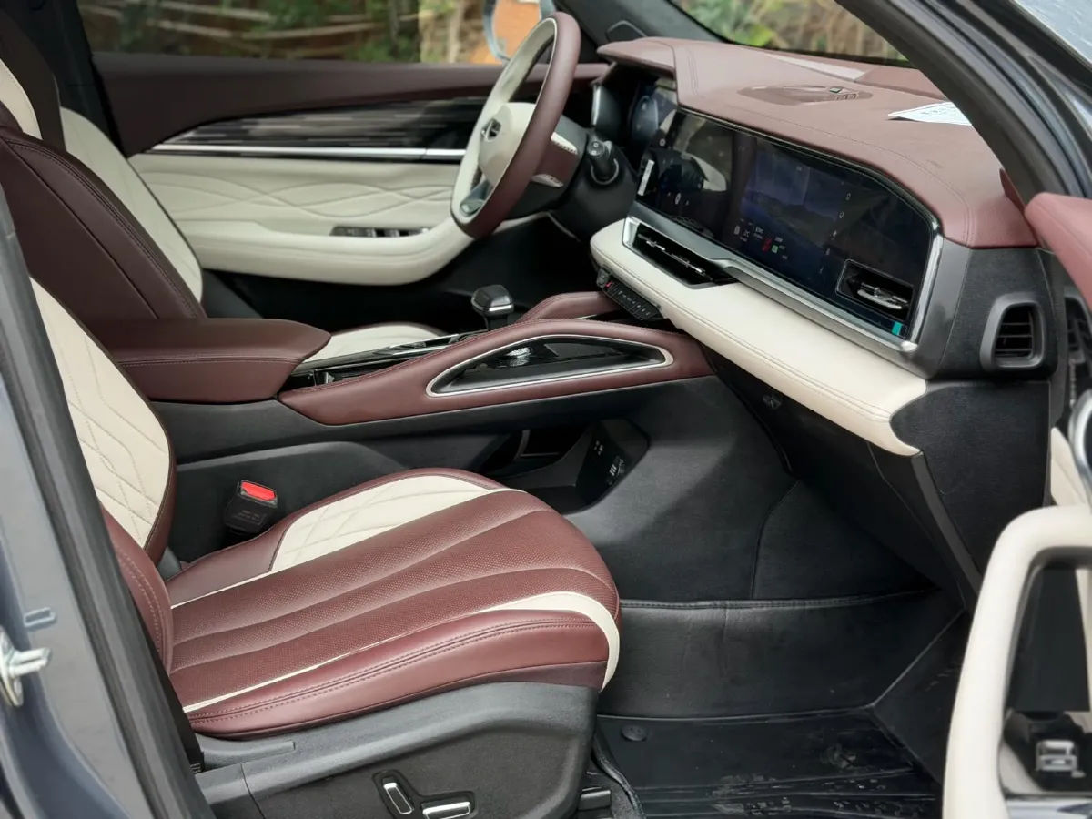 2021 Geely Monjaro 2.0T 218HP L4 7DCT,autocango,china used car exporter,china ev exporter,chinese used car exporter,chinese used ev exporter