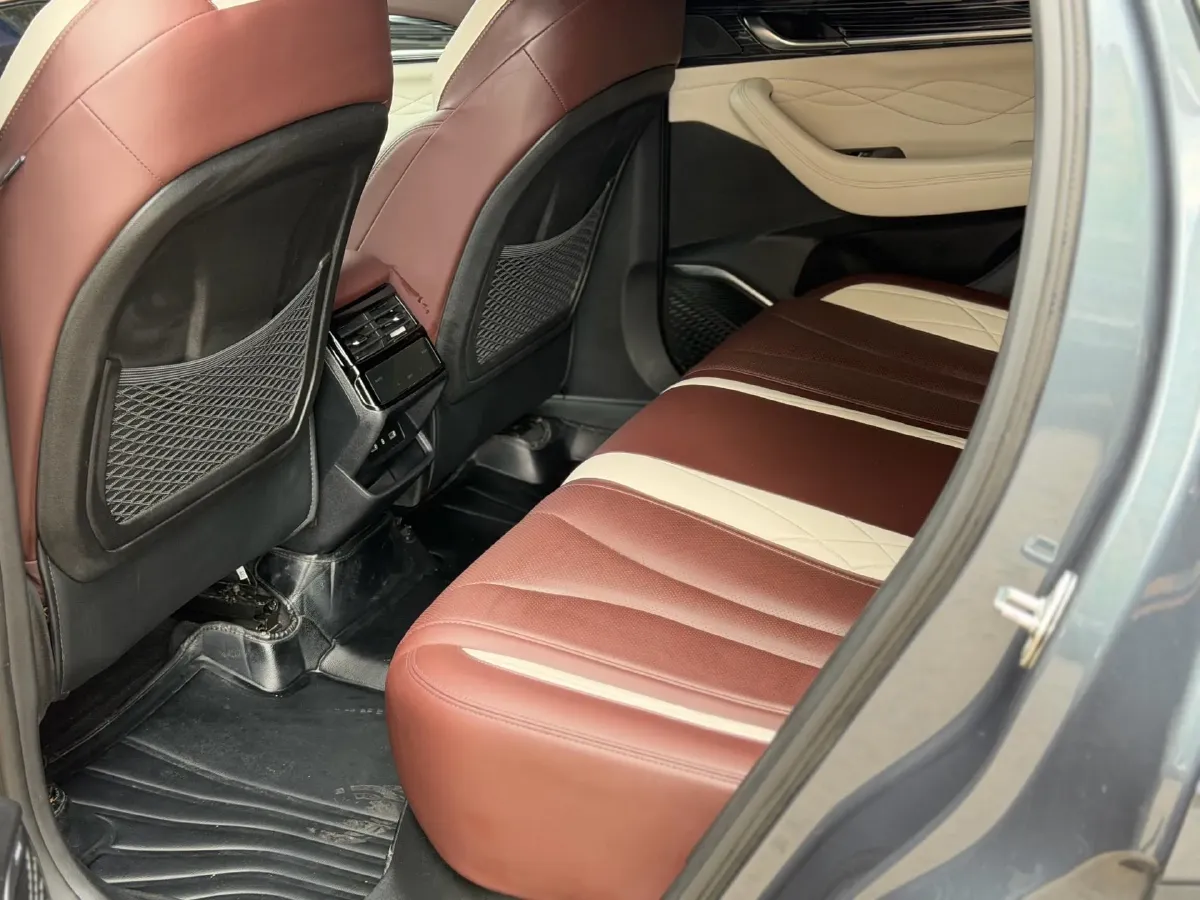 2021 Geely Monjaro 2.0T 218HP L4 7DCT,autocango,china used car exporter,china ev exporter,chinese used car exporter,chinese used ev exporter