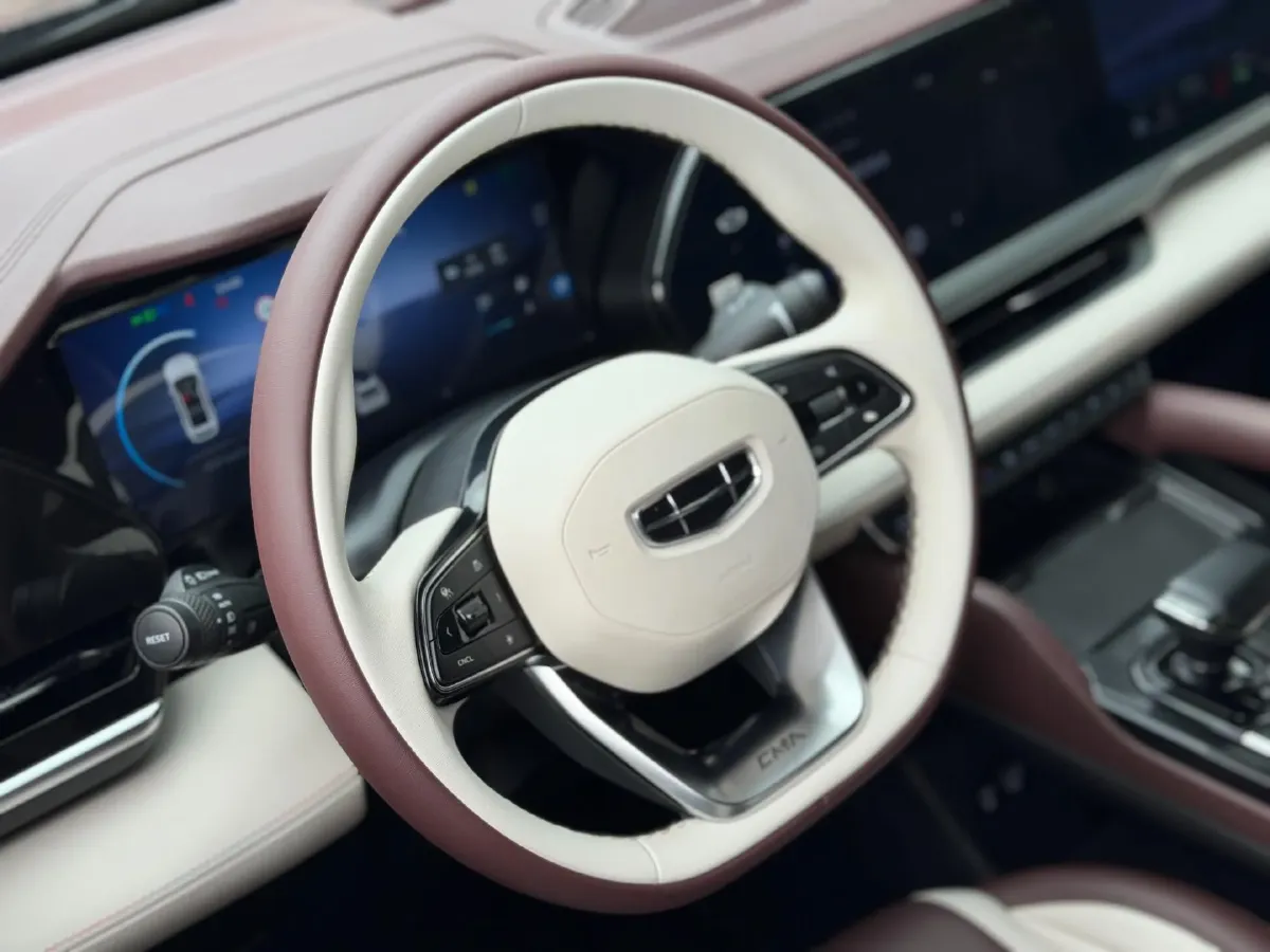 2021 Geely Monjaro 2.0T 218HP L4 7DCT,autocango,china used car exporter,china ev exporter,chinese used car exporter,chinese used ev exporter