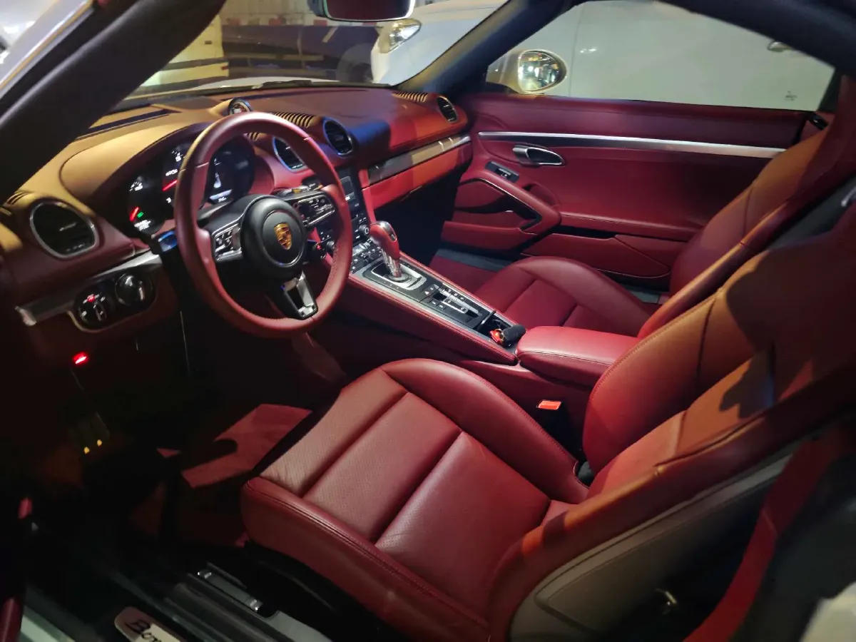 2020 Porsche 718 2.5T 366HP H4 7DCT,autocango,china used car exporter,china ev exporter,chinese used car exporter,chinese used ev exporter