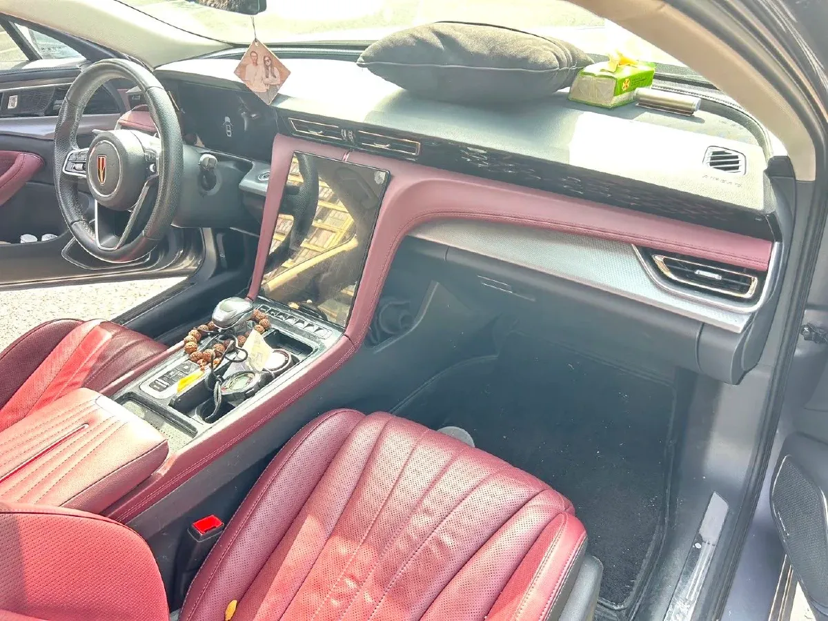 2023 HongQi H5 2.0T 224HP L4 8AT,autocango,china used car exporter,china ev exporter,chinese used car exporter,chinese used ev exporter