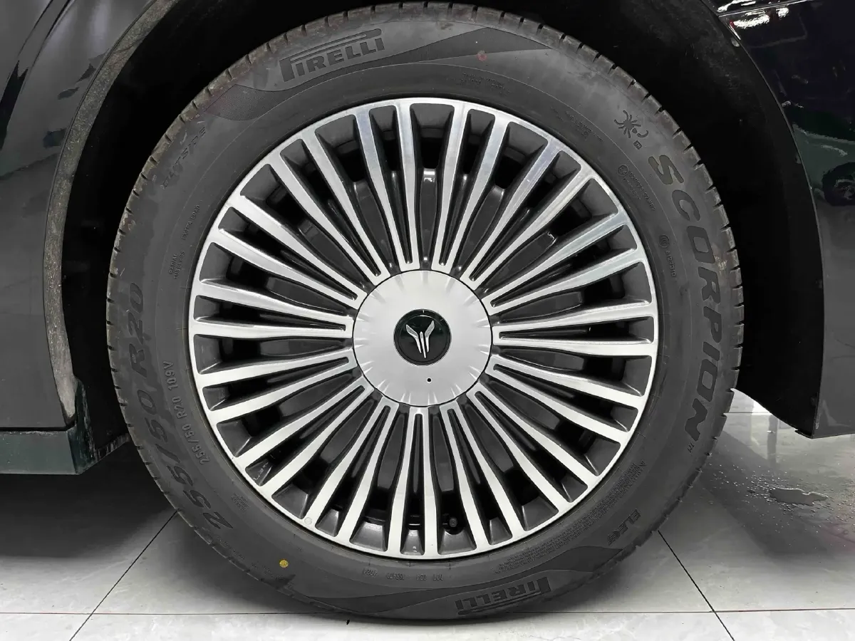 2025 Voyah Dream 1.5T 150HP L4 PHEV 41.7KWH,autocango,china used car exporter,china ev exporter,chinese used car exporter,chinese used ev exporter