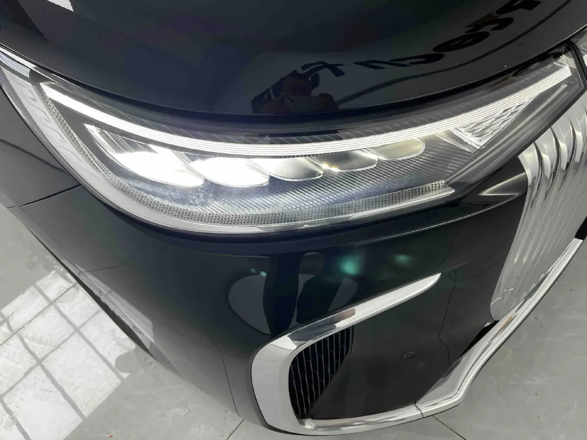 2025 Voyah Dream 1.5T 150HP L4 PHEV 41.7KWH,autocango,china used car exporter,china ev exporter,chinese used car exporter,chinese used ev exporter