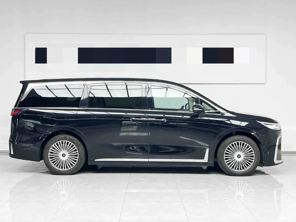 2025 Voyah Dream 1.5T 150HP L4 PHEV 41.7KWH,autocango,china used car exporter,china ev exporter,chinese used car exporter,chinese used ev exporter