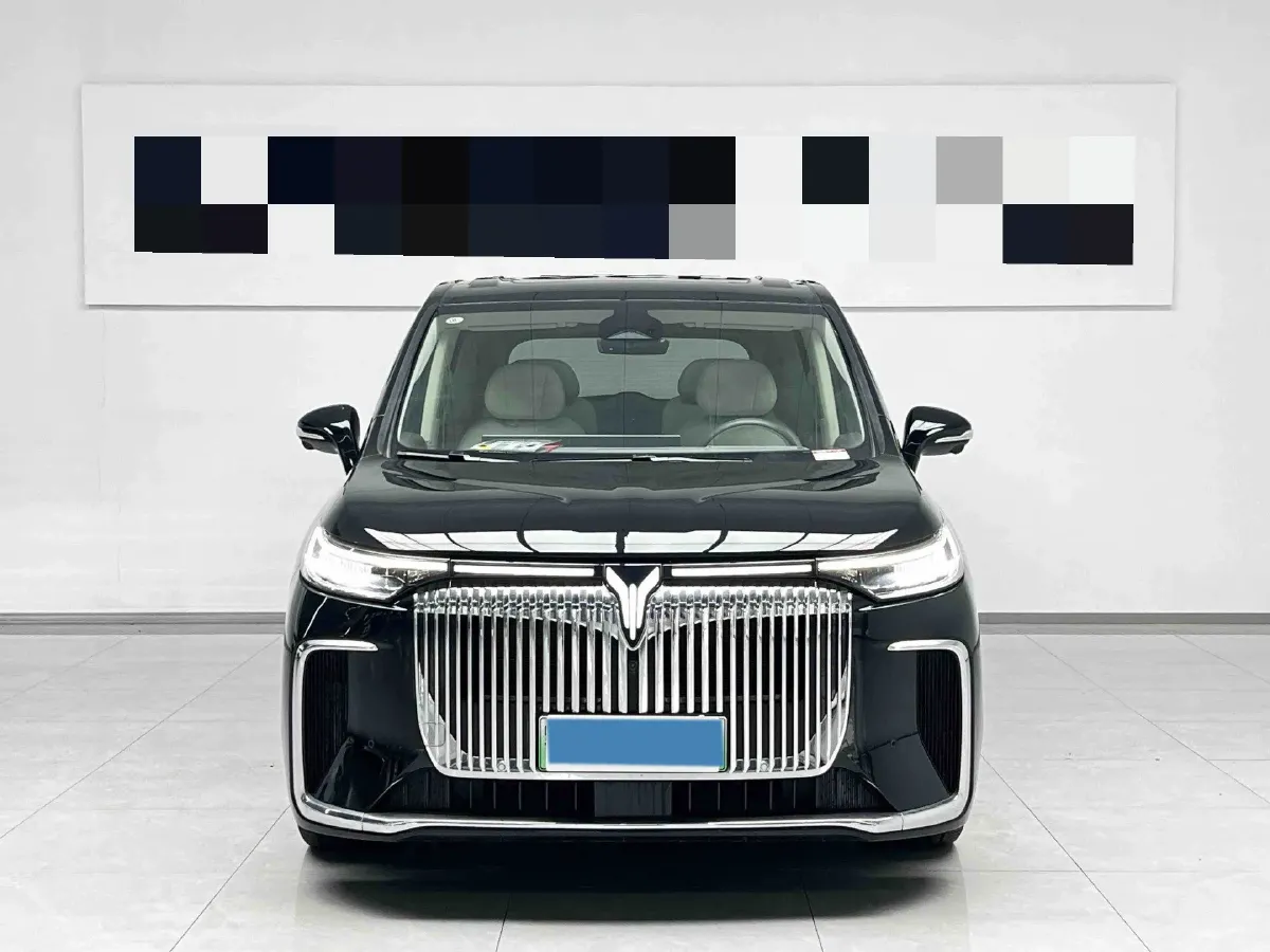 2025 Voyah Dream 1.5T 150HP L4 PHEV 41.7KWH,autocango,china used car exporter,china ev exporter,chinese used car exporter,chinese used ev exporter