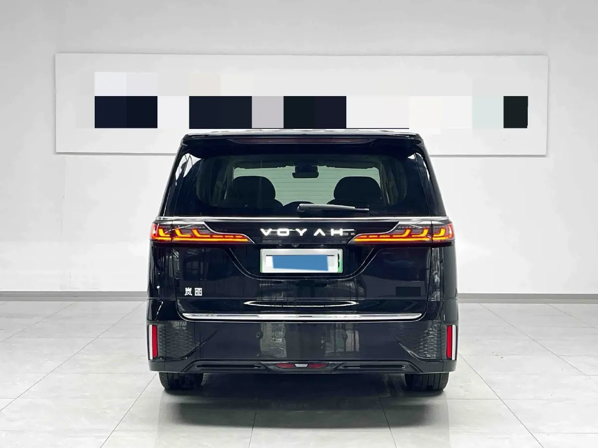 2025 Voyah Dream 1.5T 150HP L4 PHEV 41.7KWH,autocango,china used car exporter,china ev exporter,chinese used car exporter,chinese used ev exporter