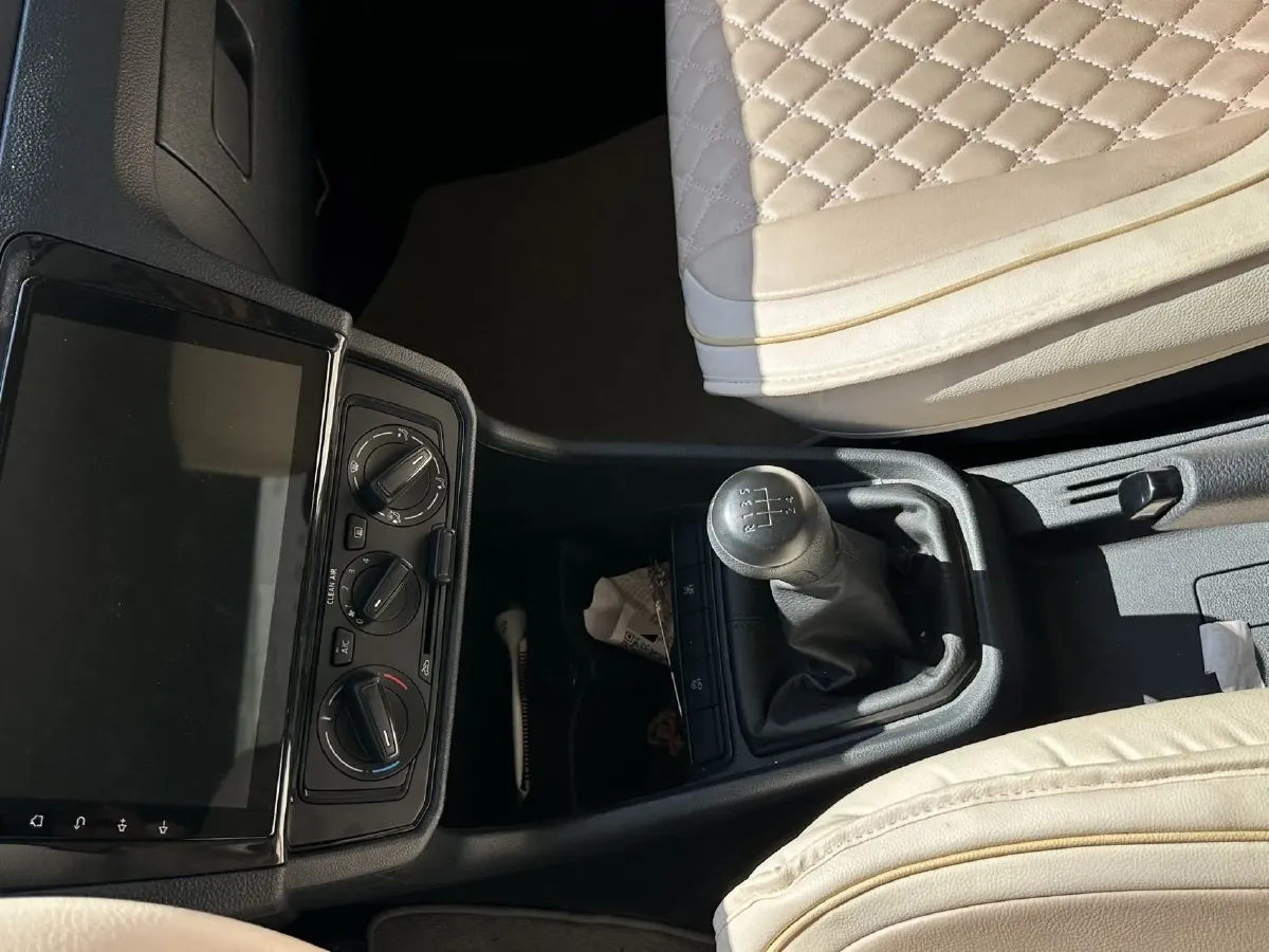 2021 Haval Jolion 1.5T 150HP L4 6MT,autocango,china used car exporter,china ev exporter,chinese used car exporter,chinese used ev exporter