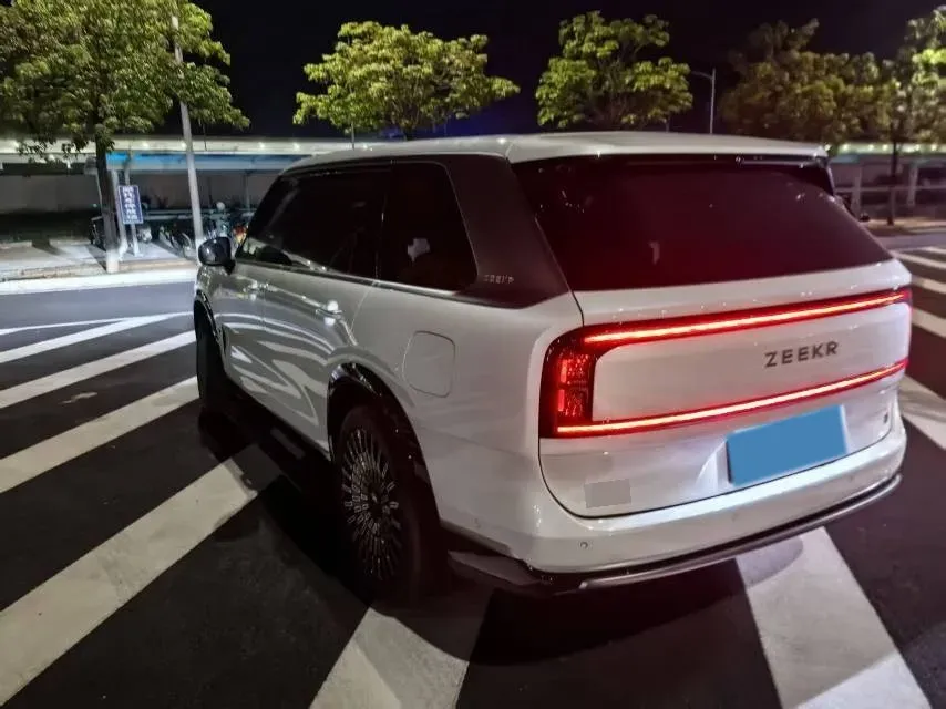 2025 Zeekr 9X 2.0T 279HP L4 1DHT PHEV,autocango,china used car exporter,china ev exporter,chinese used car exporter,chinese used ev exporter
