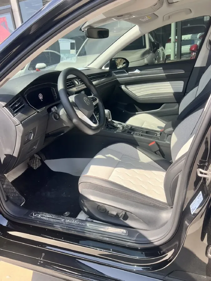 2026 Volkswagen Magotan 2.0T 220HP L4 7DCT,autocango,china used car exporter,china ev exporter,chinese used car exporter,chinese used ev exporter