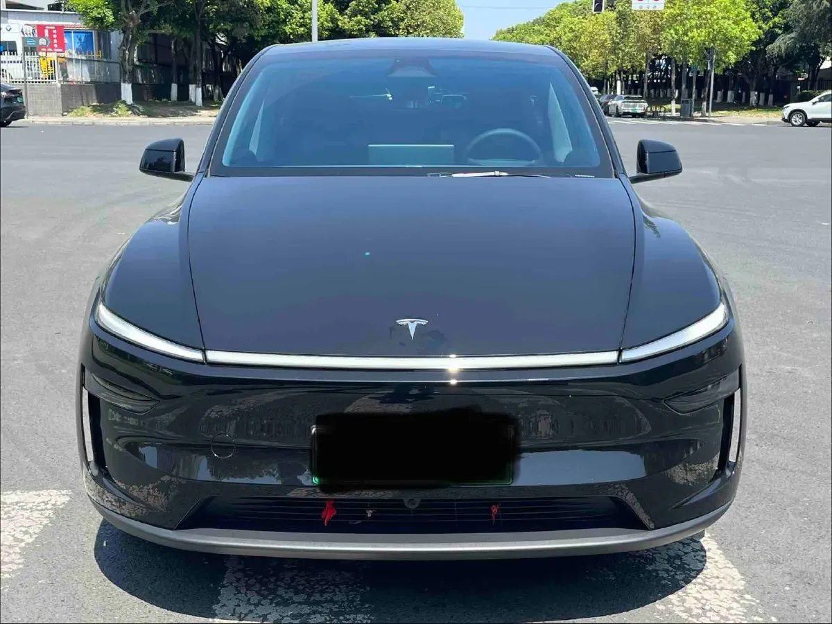 2025 Tesla Model Y BEV 62.5KWH,autocango,china used car exporter,china ev exporter,chinese used car exporter,chinese used ev exporter
