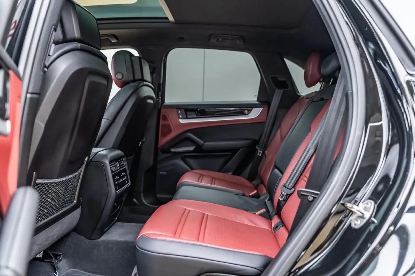 2024 Porsche Cayenne 3.0T 354HP V6 8AT,autocango,china used car exporter,china ev exporter,chinese used car exporter,chinese used ev exporter