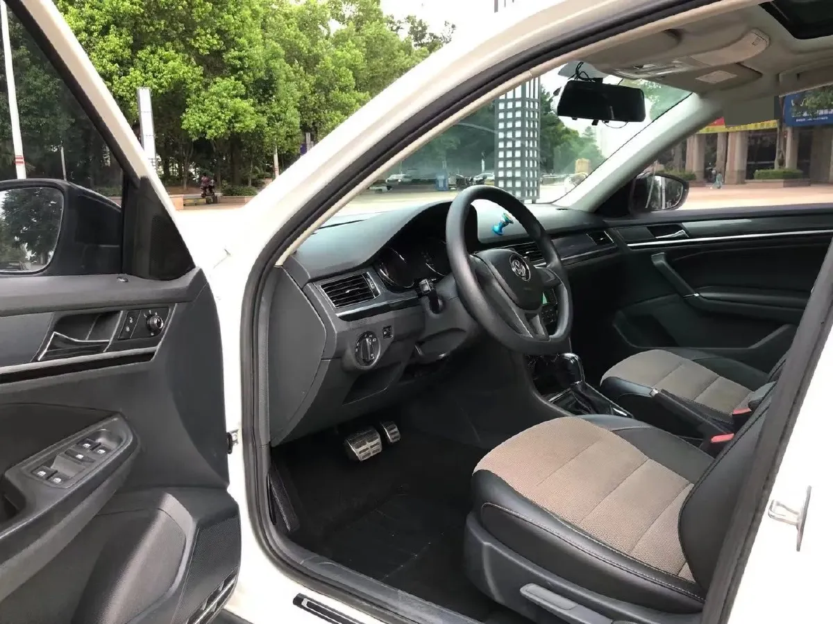 2017 Volkswagen C-Trek 1.6L 110HP L4 6AT,autocango,china used car exporter,china ev exporter,chinese used car exporter,chinese used ev exporter