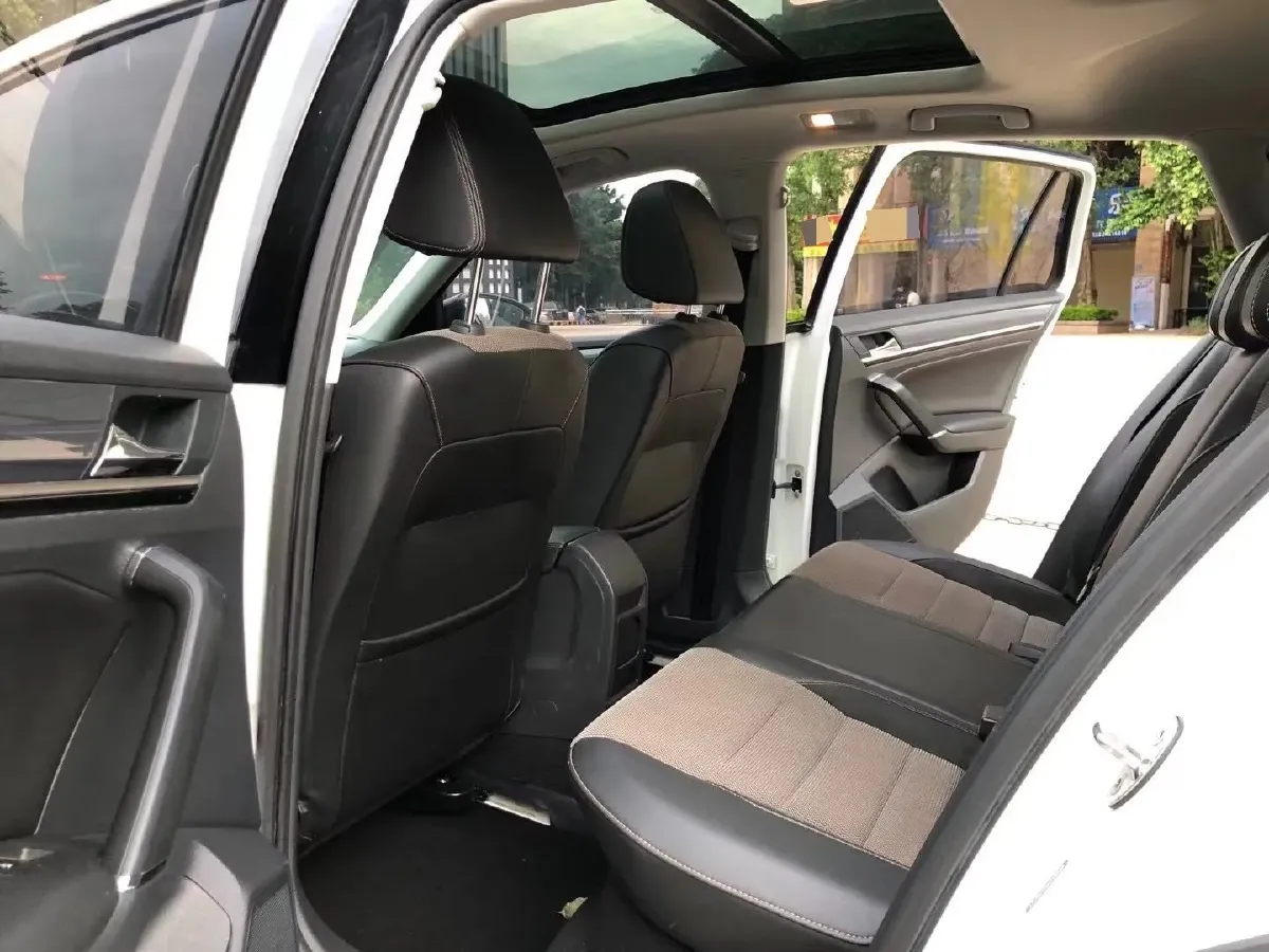 2017 Volkswagen C-Trek 1.6L 110HP L4 6AT,autocango,china used car exporter,china ev exporter,chinese used car exporter,chinese used ev exporter