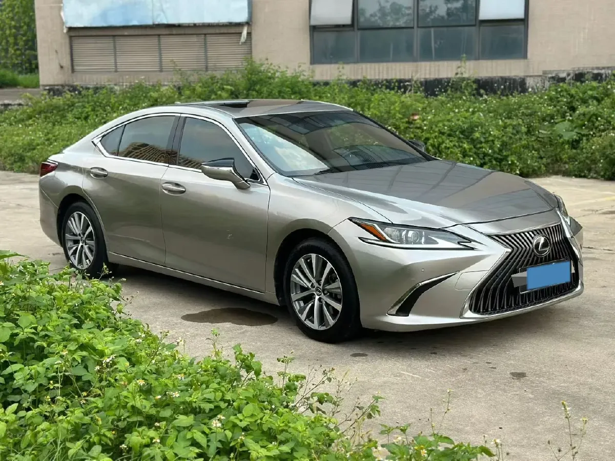 2018 Lexus ES 2.0L 167HP L4 6AT,autocango,china used car exporter,china ev exporter,chinese used car exporter,chinese used ev exporter