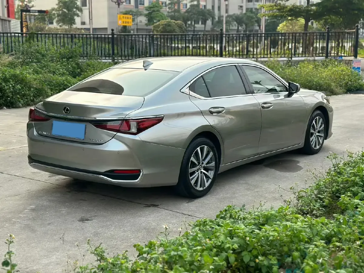 2018 Lexus ES 2.0L 167HP L4 6AT,autocango,china used car exporter,china ev exporter,chinese used car exporter,chinese used ev exporter