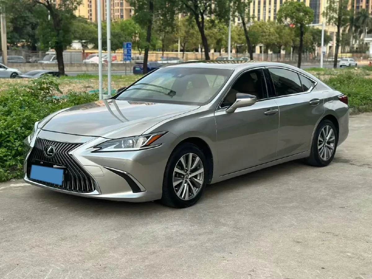 2018 Lexus ES 2.0L 167HP L4 6AT,autocango,china used car exporter,china ev exporter,chinese used car exporter,chinese used ev exporter