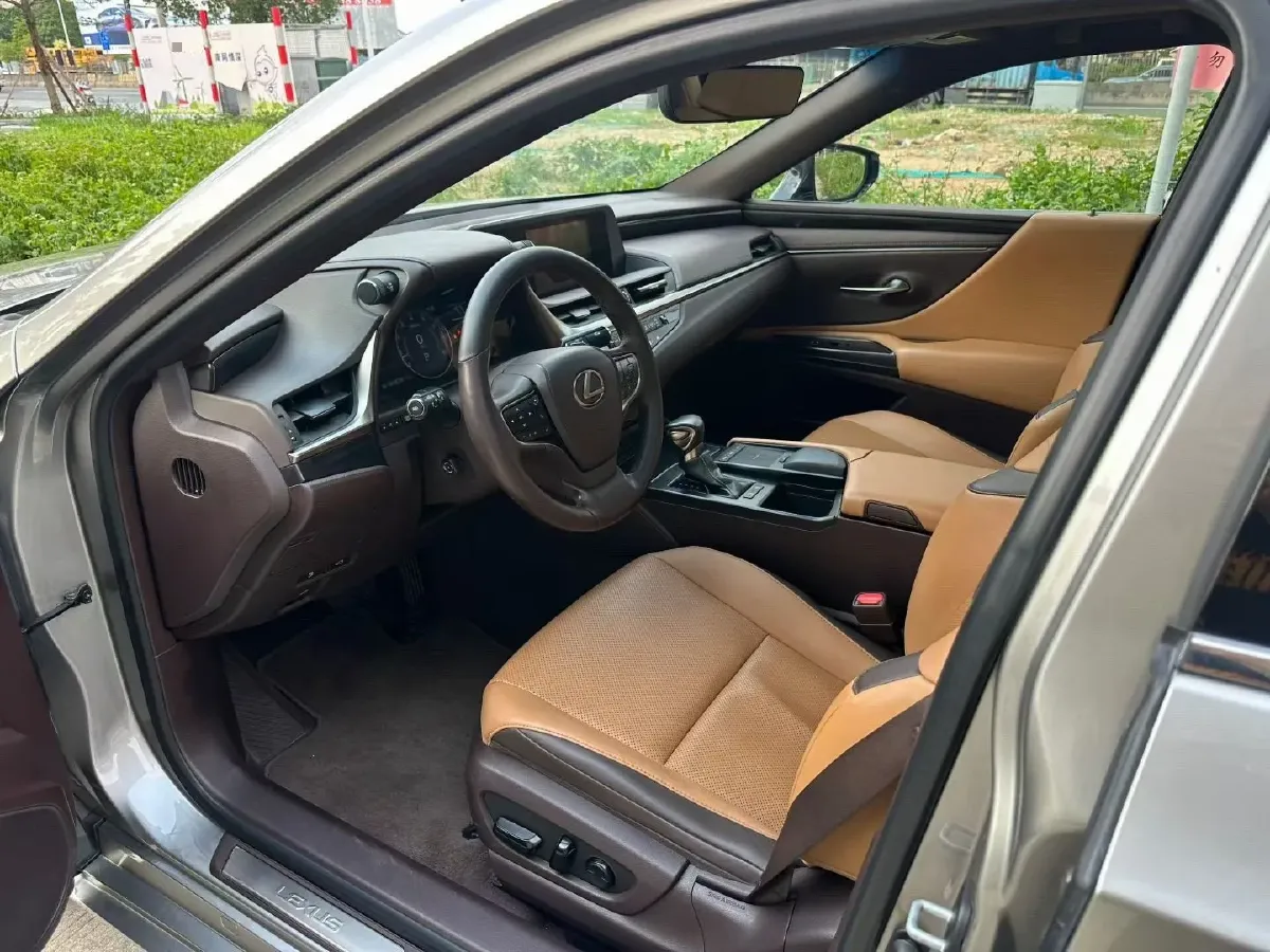 2018 Lexus ES 2.0L 167HP L4 6AT,autocango,china used car exporter,china ev exporter,chinese used car exporter,chinese used ev exporter