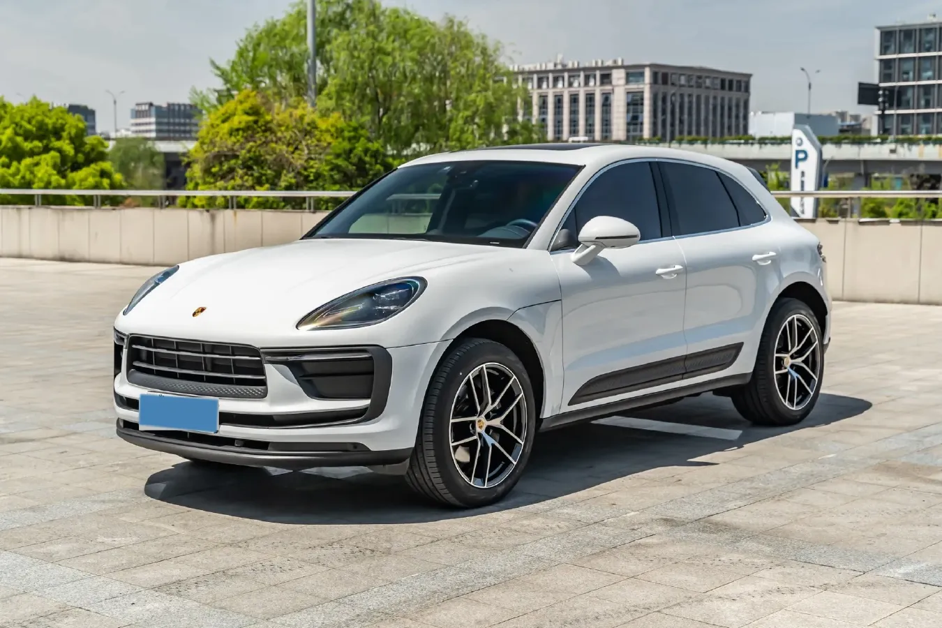 2024 Porsche Macan 2.0T 265HP L4 7DCT,autocango,china used car exporter,china ev exporter,chinese used car exporter,chinese used ev exporter