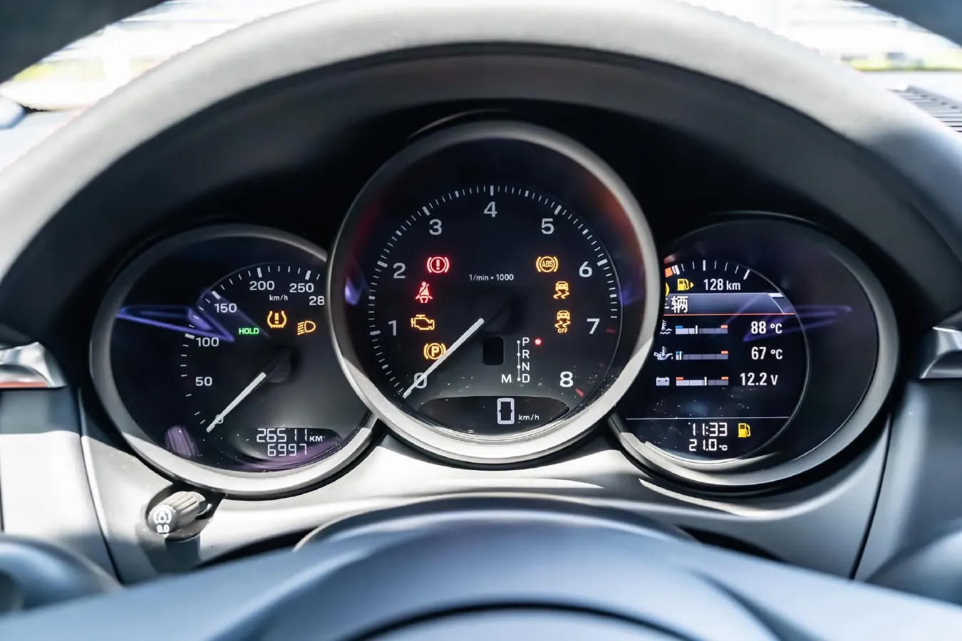 2024 Porsche Macan 2.0T 265HP L4 7DCT,autocango,china used car exporter,china ev exporter,chinese used car exporter,chinese used ev exporter