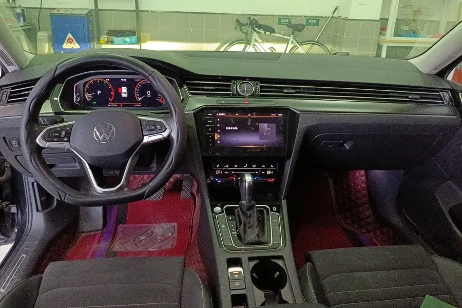 2021 Volkswagen Magotan 2.0T 186HP L4 7DCT,autocango,china used car exporter,china ev exporter,chinese used car exporter,chinese used ev exporter