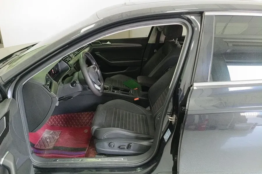 2021 Volkswagen Magotan 2.0T 186HP L4 7DCT,autocango,china used car exporter,china ev exporter,chinese used car exporter,chinese used ev exporter