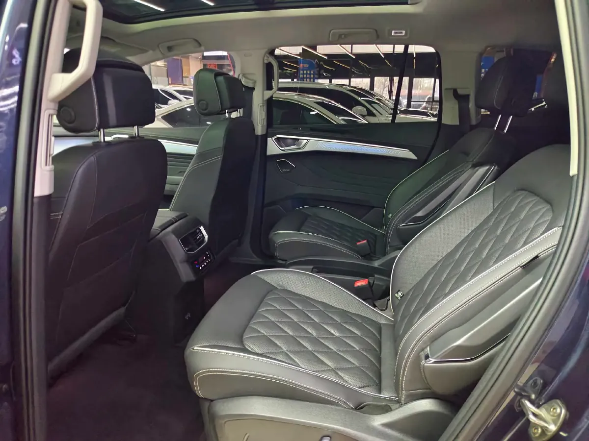 2023 Volkswagen Talagon 2.5T 299HP V6 7DCT,autocango,china used car exporter,china ev exporter,chinese used car exporter,chinese used ev exporter