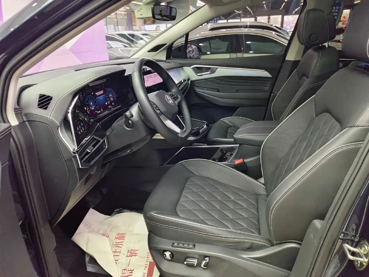 2023 Volkswagen Talagon 2.5T 299HP V6 7DCT,autocango,china used car exporter,china ev exporter,chinese used car exporter,chinese used ev exporter