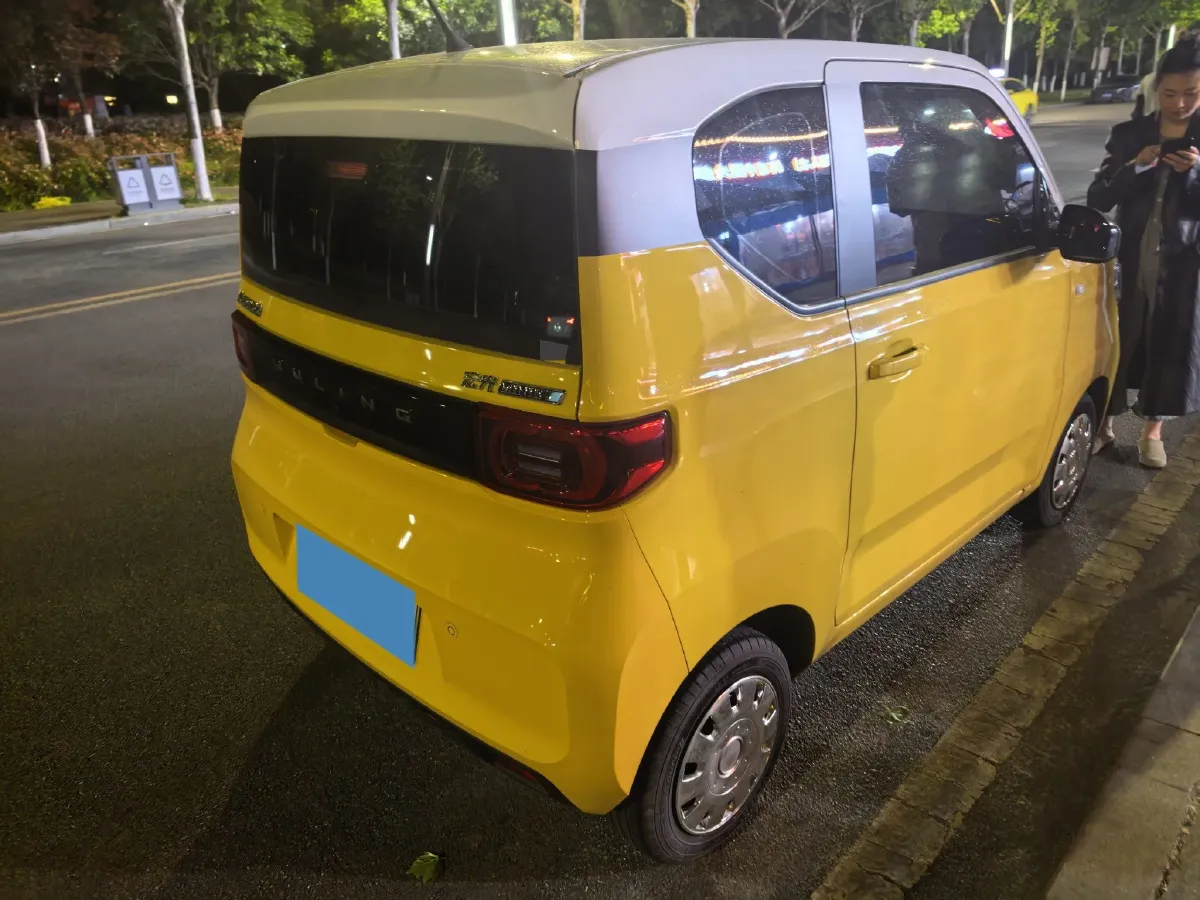 2021 WuLing HongGuang MINI EV BEV 13.9KWH,autocango,china used car exporter,china ev exporter,chinese used car exporter,chinese used ev exporter