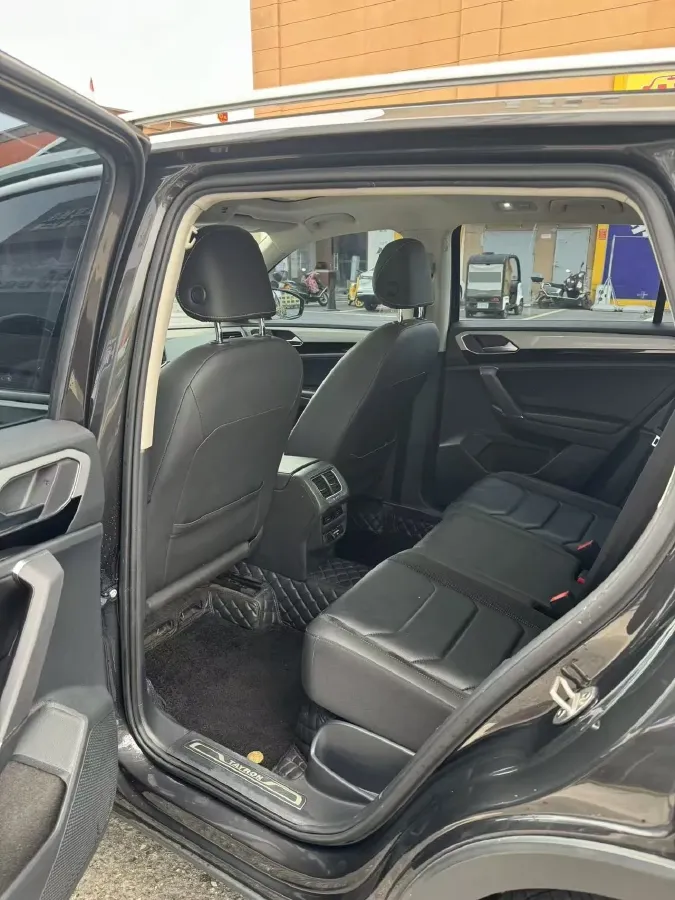 2019 Jeep Cherokee 2.0T 234HP L4 9AT,autocango,china used car exporter,china ev exporter,chinese used car exporter,chinese used ev exporter