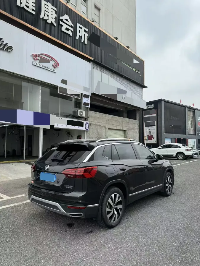 2019 Jeep Cherokee 2.0T 234HP L4 9AT,autocango,china used car exporter,china ev exporter,chinese used car exporter,chinese used ev exporter