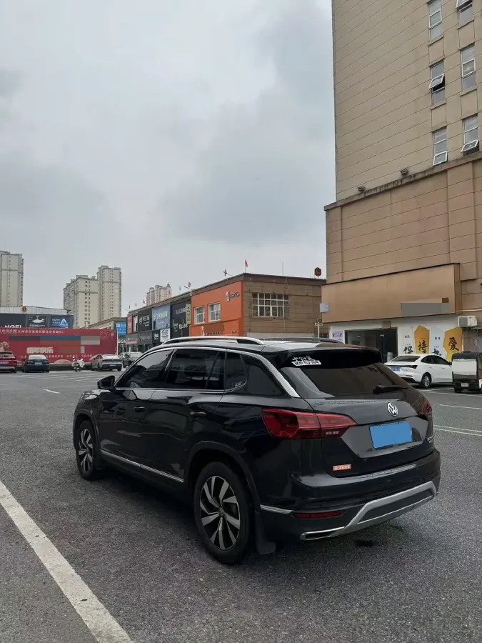 2019 Jeep Cherokee 2.0T 234HP L4 9AT,autocango,china used car exporter,china ev exporter,chinese used car exporter,chinese used ev exporter