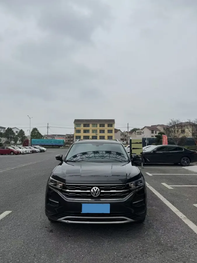 2019 Jeep Cherokee 2.0T 234HP L4 9AT,autocango,china used car exporter,china ev exporter,chinese used car exporter,chinese used ev exporter