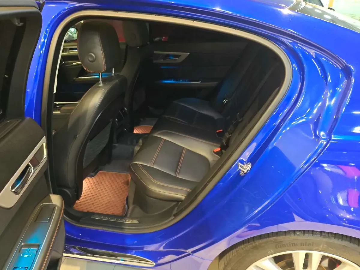 2019 Land Rover Discovery Sport 2.0T 200HP L4 9AT,autocango,china used car exporter,china ev exporter,chinese used car exporter,chinese used ev exporter