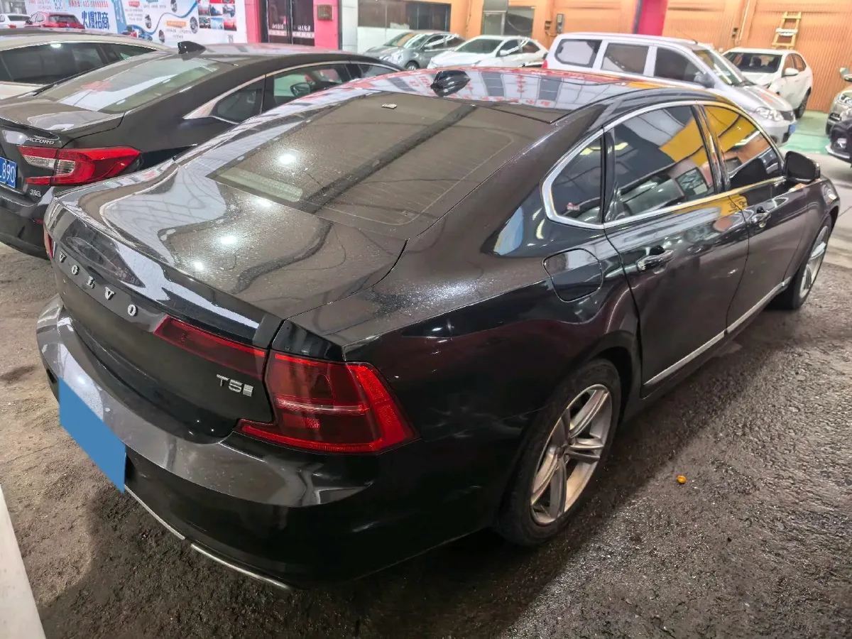 2019 Mercedes-Benz E Class 1.5T 184HP L4 9AT,autocango,china used car exporter,china ev exporter,chinese used car exporter,chinese used ev exporter