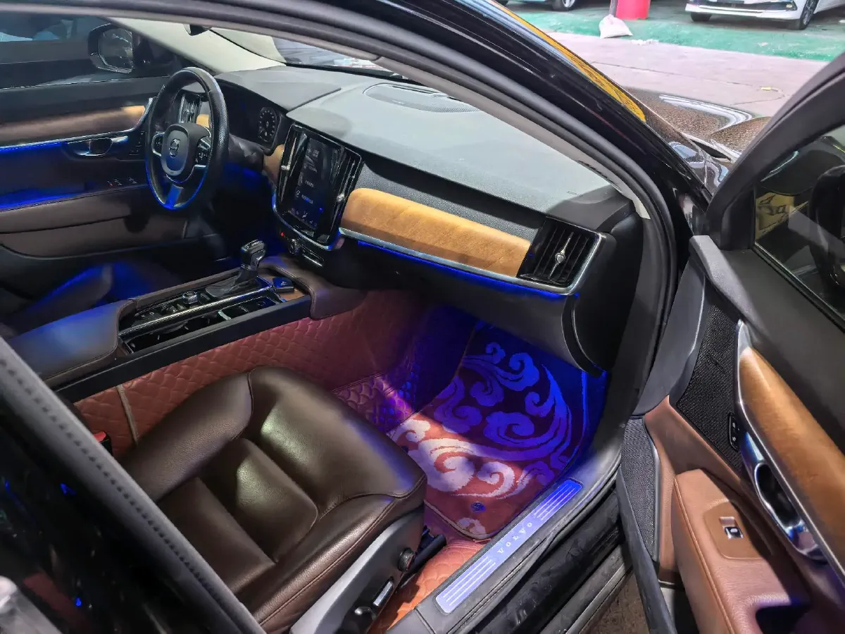 2019 Mercedes-Benz E Class 1.5T 184HP L4 9AT,autocango,china used car exporter,china ev exporter,chinese used car exporter,chinese used ev exporter