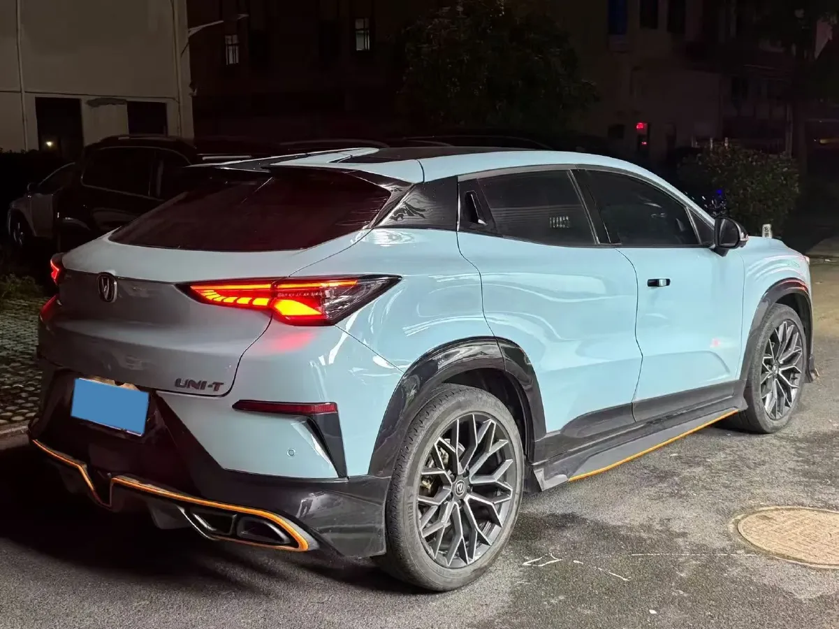 2022 ChangAn UNI-T 1.5T 188HP L4 7DCT,autocango,china used car exporter,china ev exporter,chinese used car exporter,chinese used ev exporter