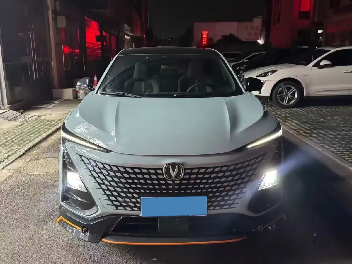 2022 ChangAn UNI-T 1.5T 188HP L4 7DCT,autocango,china used car exporter,china ev exporter,chinese used car exporter,chinese used ev exporter