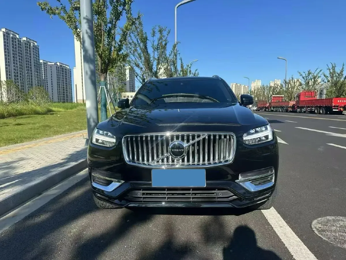 2023 Volvo XC90 2.0T 250HP L4 8AT,autocango,china used car exporter,china ev exporter,chinese used car exporter,chinese used ev exporter
