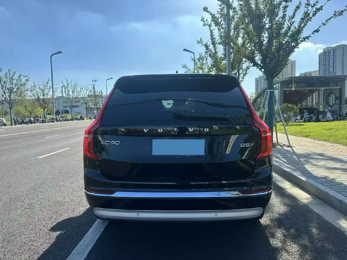 2023 Volvo XC90 2.0T 250HP L4 8AT,autocango,china used car exporter,china ev exporter,chinese used car exporter,chinese used ev exporter