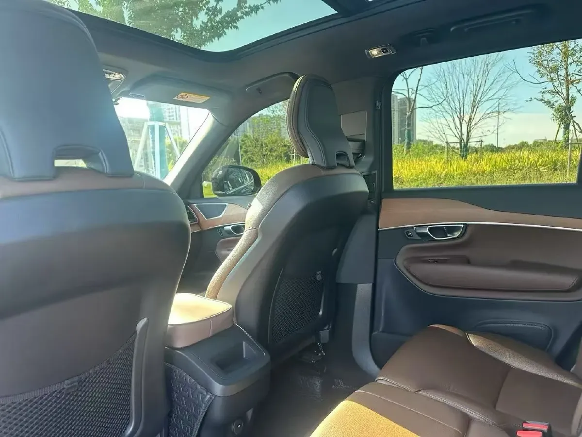 2023 Volvo XC90 2.0T 250HP L4 8AT,autocango,china used car exporter,china ev exporter,chinese used car exporter,chinese used ev exporter