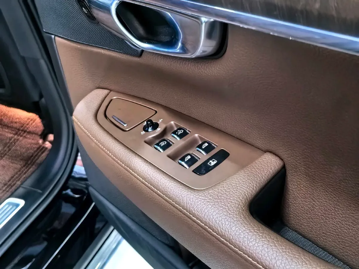 2022 Volvo S90 2.0T 250HP L4 8AT,autocango,china used car exporter,china ev exporter,chinese used car exporter,chinese used ev exporter