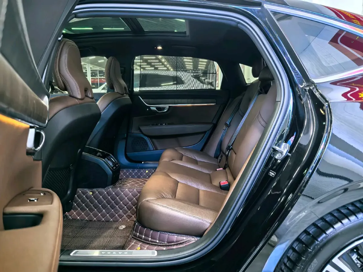 2022 Volvo S90 2.0T 250HP L4 8AT,autocango,china used car exporter,china ev exporter,chinese used car exporter,chinese used ev exporter