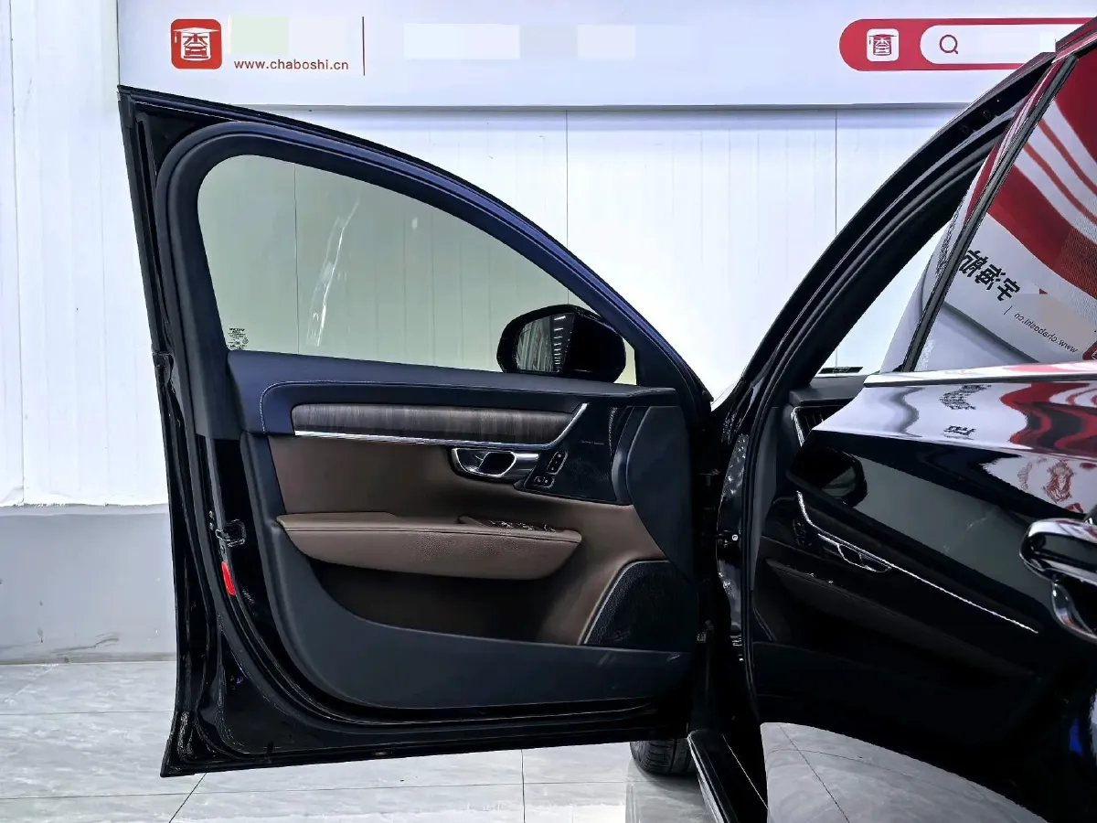 2022 Volvo S90 2.0T 250HP L4 8AT,autocango,china used car exporter,china ev exporter,chinese used car exporter,chinese used ev exporter