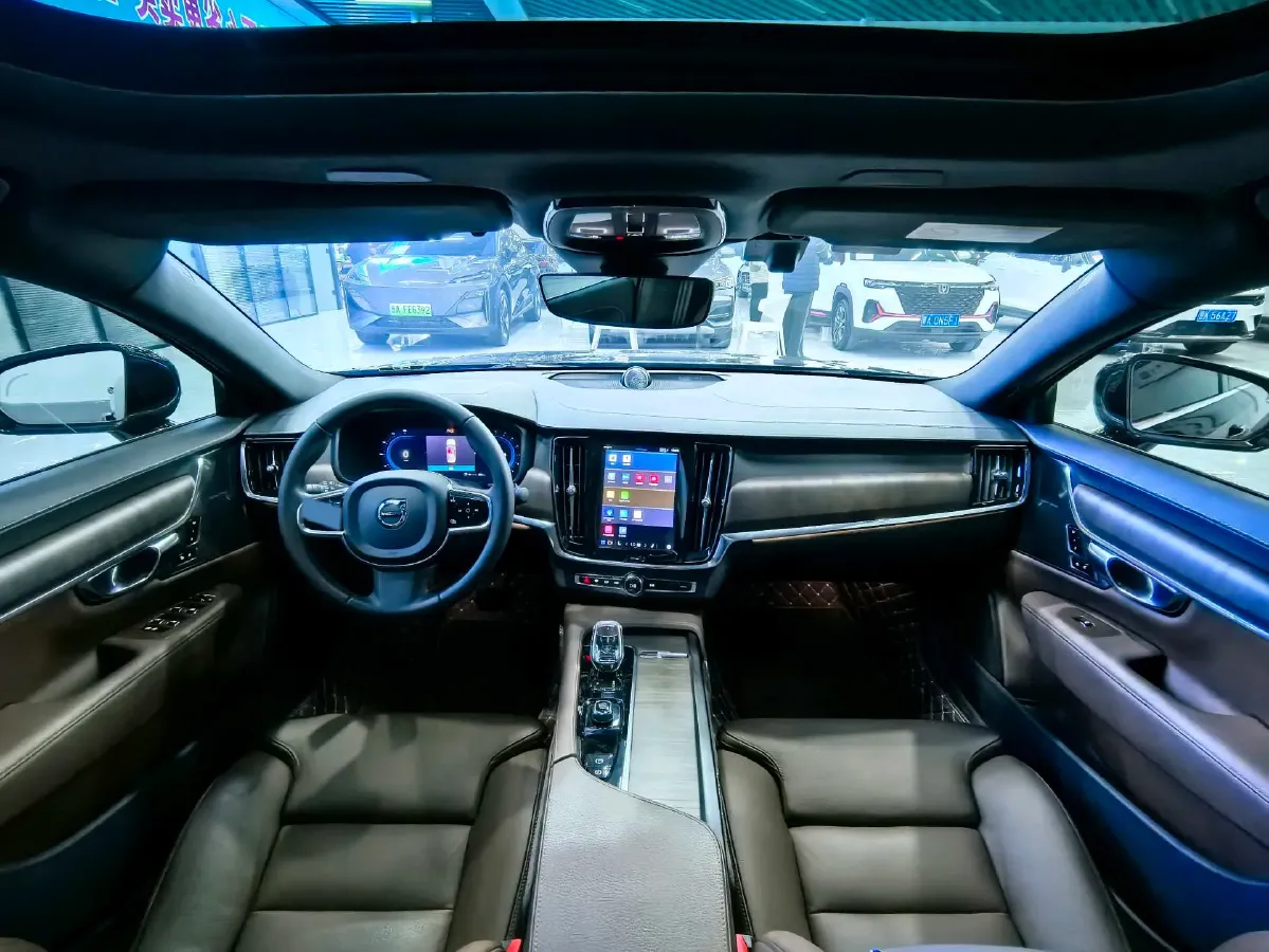 2022 Volvo S90 2.0T 250HP L4 8AT,autocango,china used car exporter,china ev exporter,chinese used car exporter,chinese used ev exporter