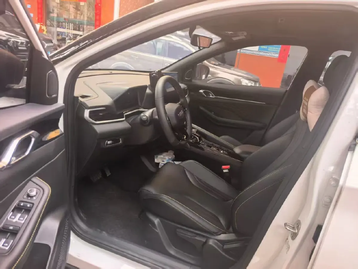 2025 Geely Coolray 1.5T 181HP L4 7DCT,autocango,china used car exporter,china ev exporter,chinese used car exporter,chinese used ev exporter