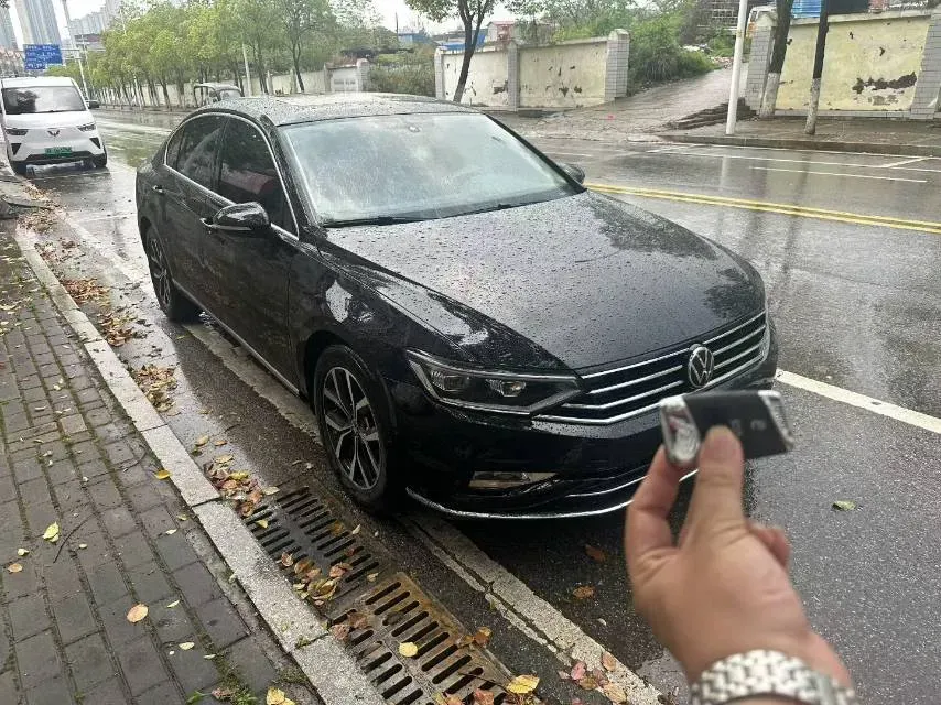 2020 Volkswagen Magotan 2.0T 186HP L4 7DCT,autocango,china used car exporter,china ev exporter,chinese used car exporter,chinese used ev exporter