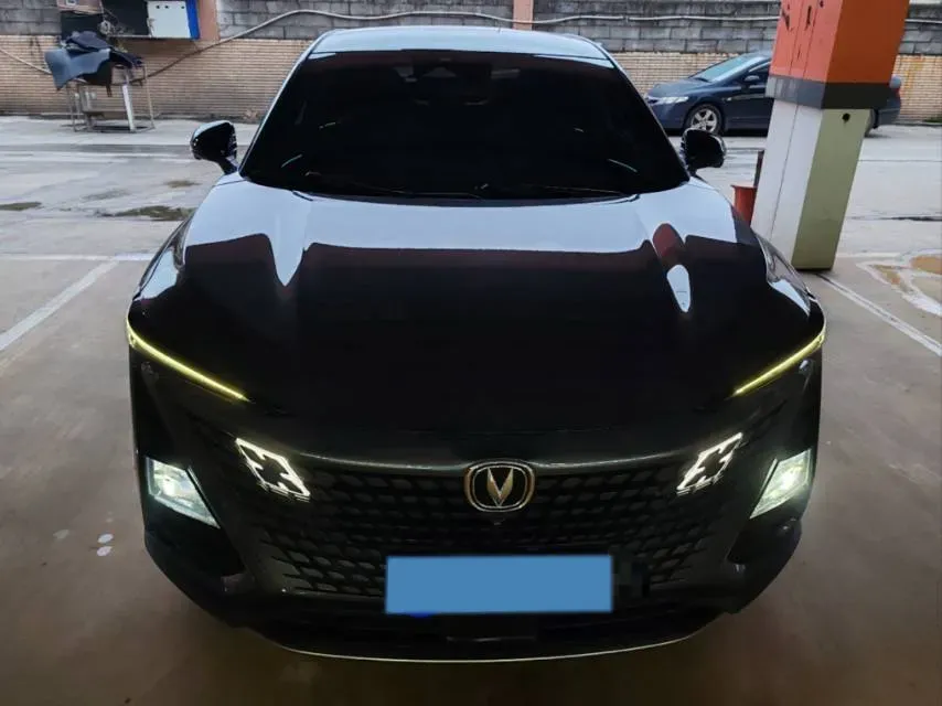 2022 ChangAn UNI-T 1.5T 188HP L4 7DCT,autocango,china used car exporter,china ev exporter,chinese used car exporter,chinese used ev exporter